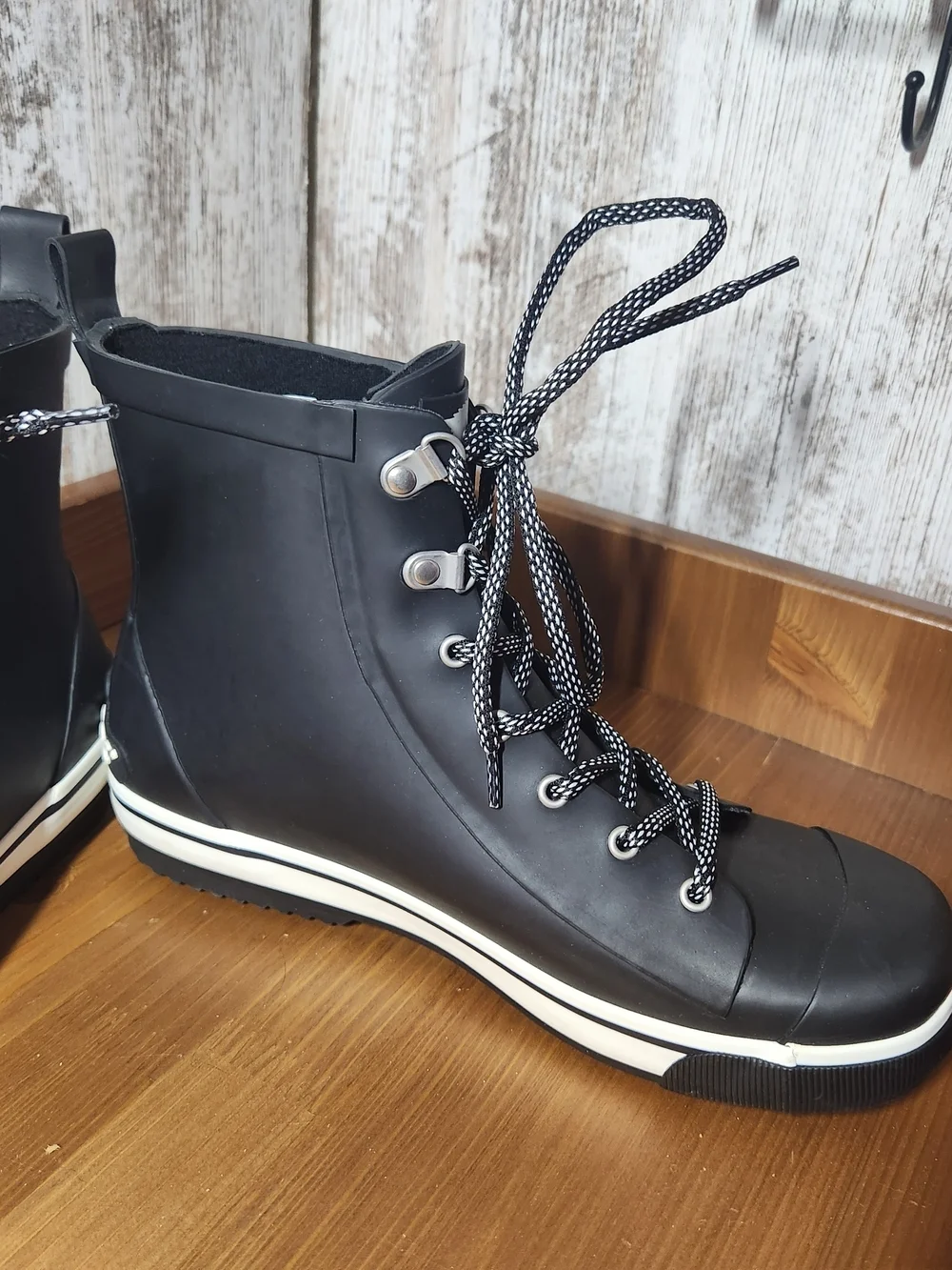 Rocket Dog Rainy Day Rain Boots Black High-Top Lace-Up White Trim Top Size 9.5